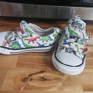 Dino Converse Chucks